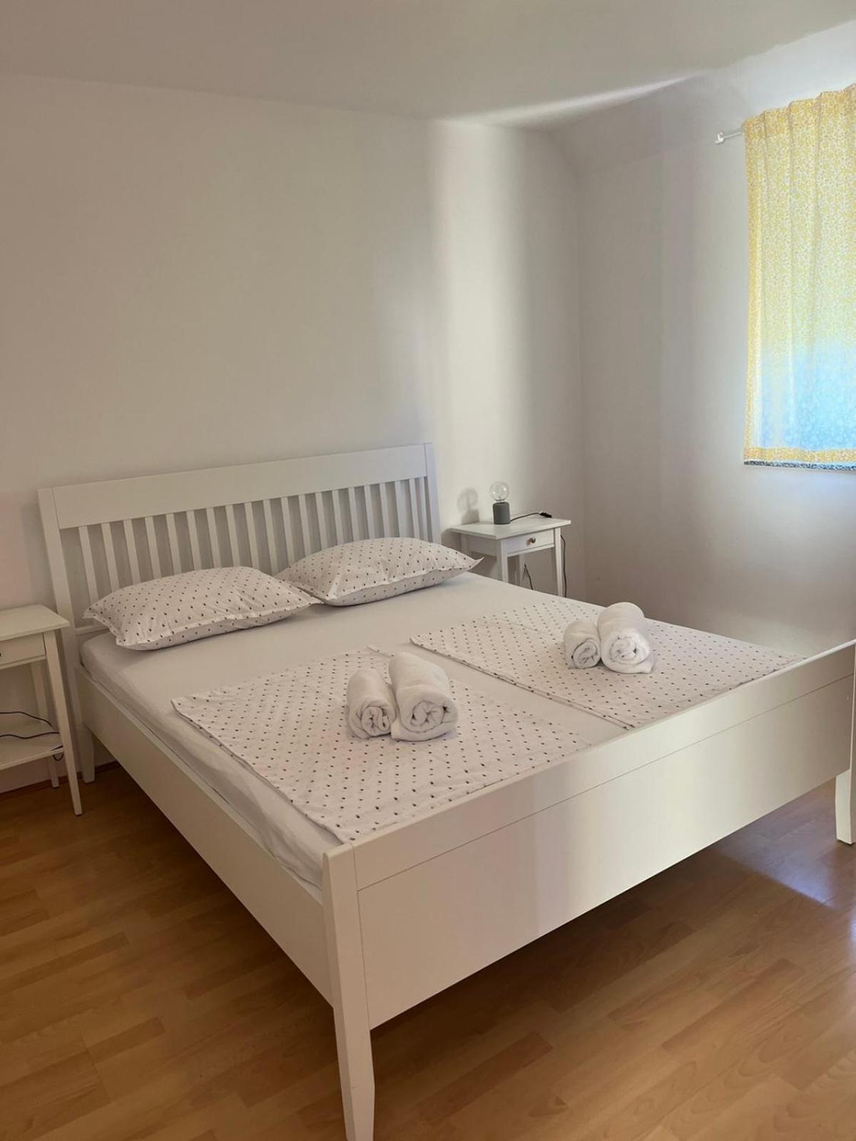 Apartments Dumicic Супетарска-Драга Экстерьер фото